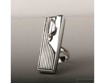 Sterling silver ring 566